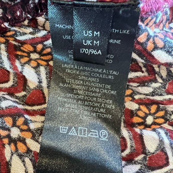 Free People Rosalie Bell Sleeve Faux
Wrap Top Sz Medium - Picture 11 of 12